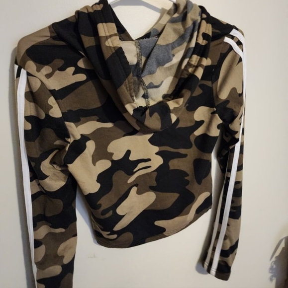 Queen Top - Picture 2 of 2